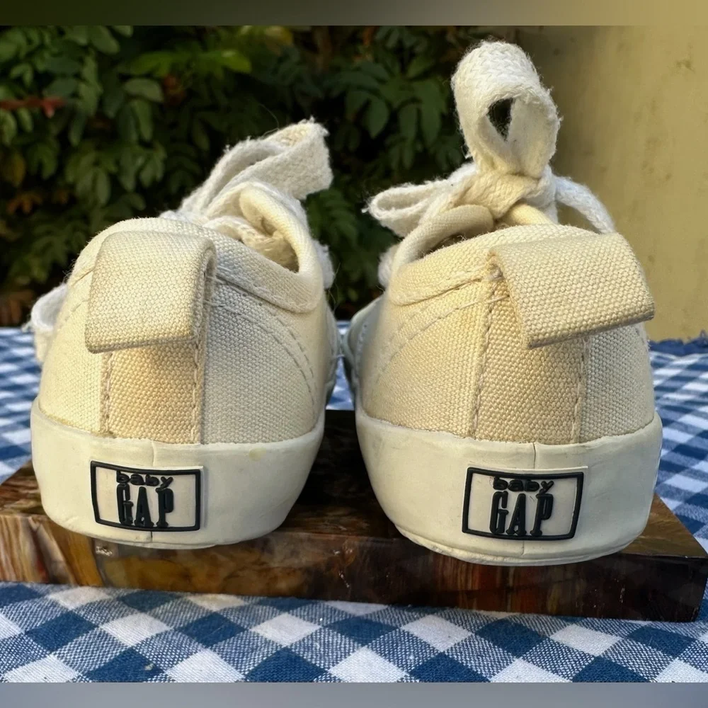 Baby Gap Toddler Low Top Sneakers - size 3